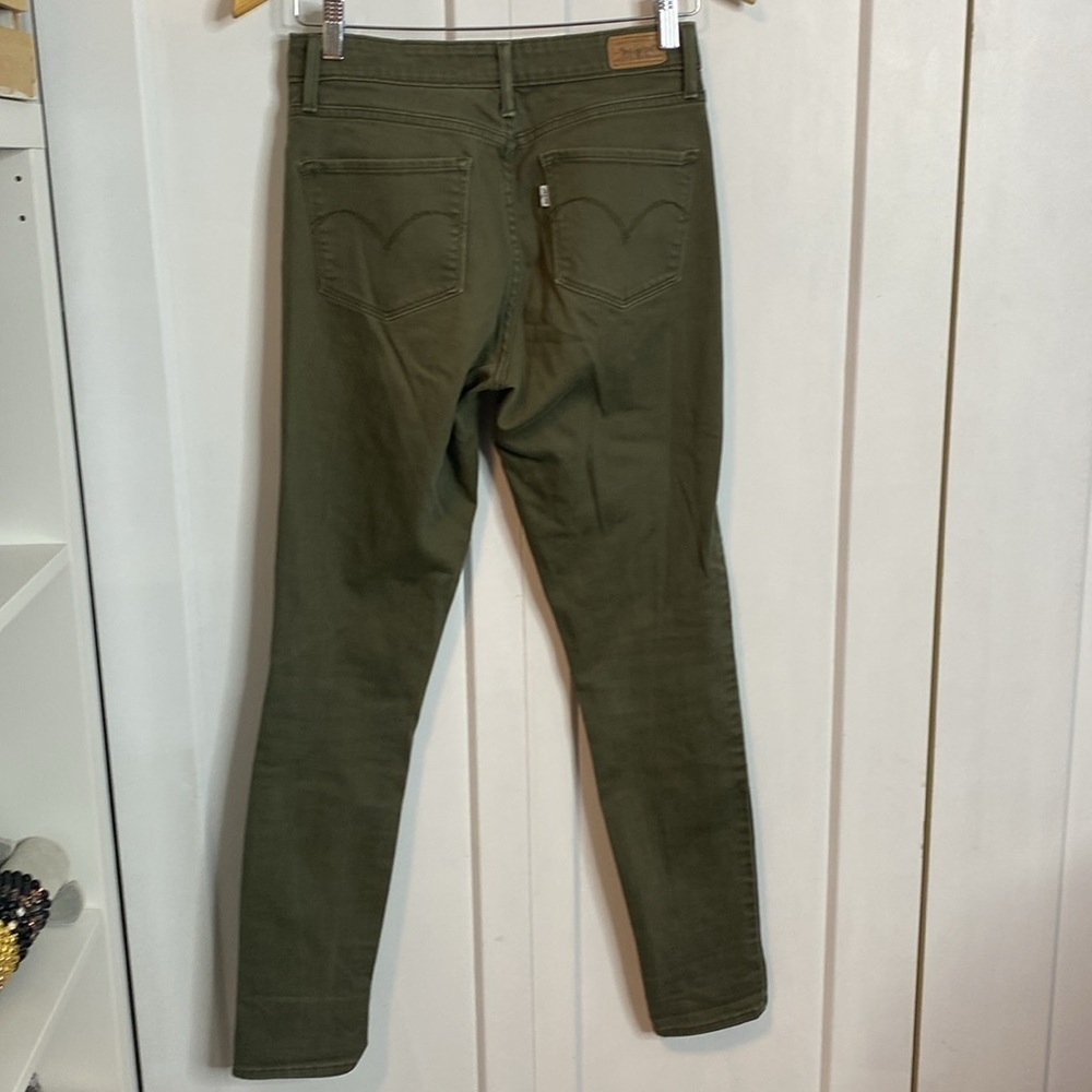 Levi's Women's Skinny Jeans in Olive Green - Picture 7 of 9